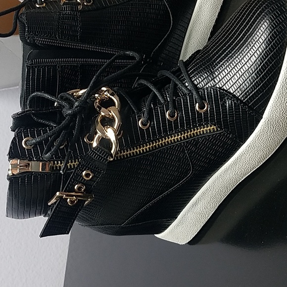 Booties NEW with tags - Picture 3 of 6